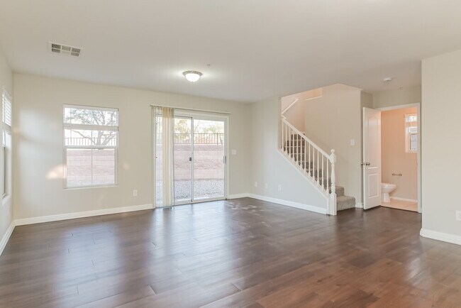 Foto del edificio - 1082 Paradise Coach Dr