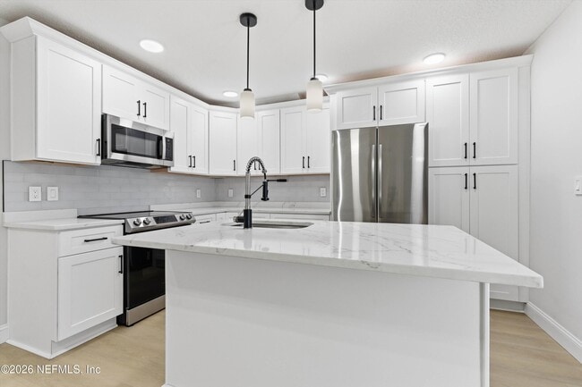 Building Photo - 10407 Big Tree Cir W