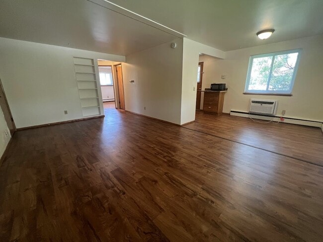 Building Photo - 2414 Brentwood Pky