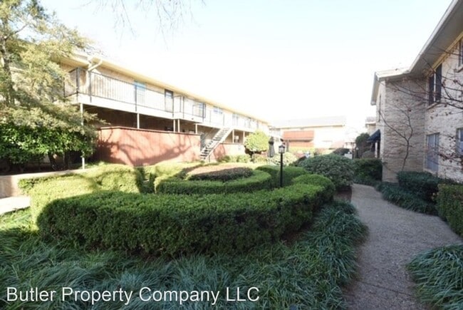 Building Photo - 2 br, 1.5 bath House - 7710 B Royal Lane U...