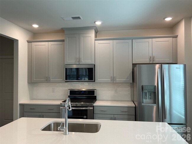 Foto del edificio - 3216 Lisburn St