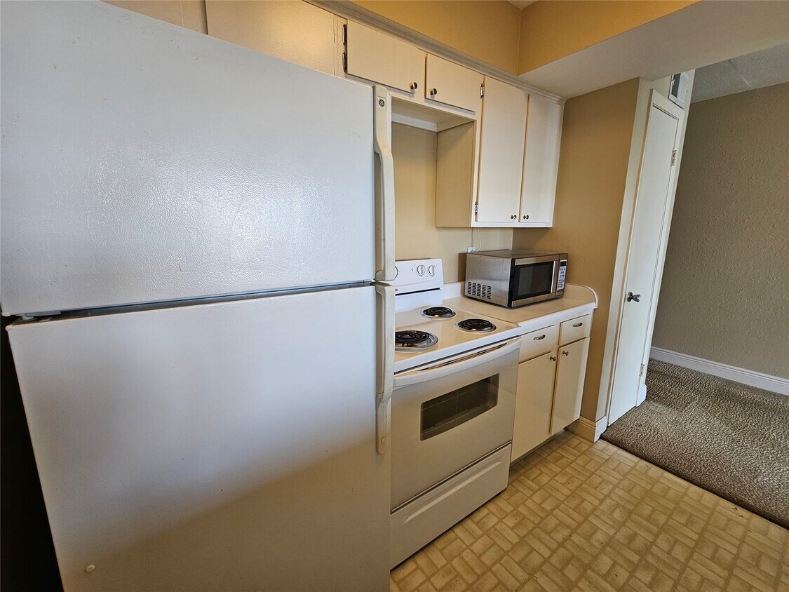 Foto principal - 12600 Melville Dr
