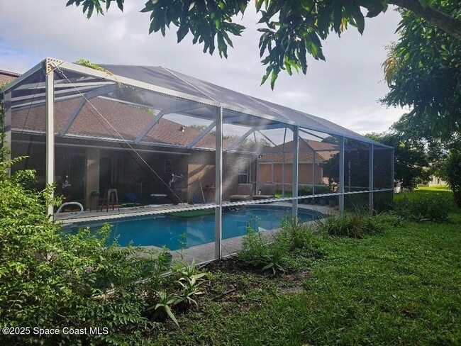 Screen Pool - 911 Wood Creek Dr
