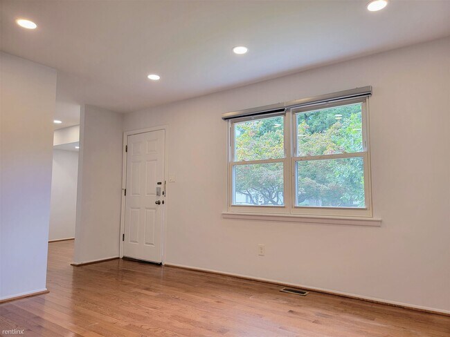 Foto del edificio - 3 br, 1 bath House - 707 Douglass Avenue