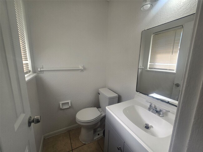 Foto del edificio - 7518 Hummingbird Ln