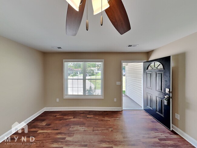 Building Photo - 1203 Haywood Ave