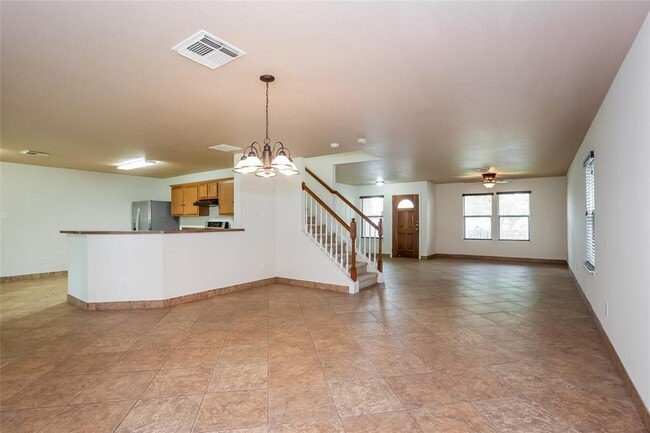 Building Photo - 5027 Oak Briar Ln
