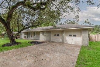 Building Photo - 1509 N San Jacinto St