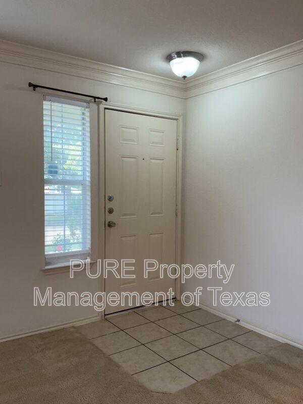 Foto del edificio - 1525 Davis Mountain Loop