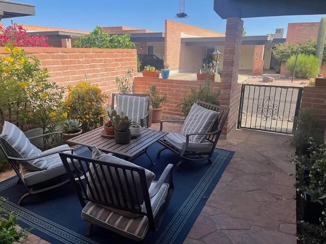 Building Photo - 4877 E Placita Arenosa