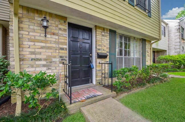 Foto del edificio - 12927 Trail Hollow Dr