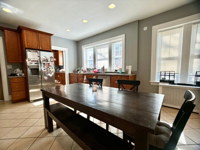 Building Photo - 480 Jamaicaway