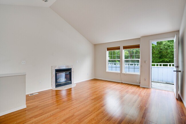 Building Photo - 9018 2nd Ave S, Seattle, WA 98108 $2,500 P...
