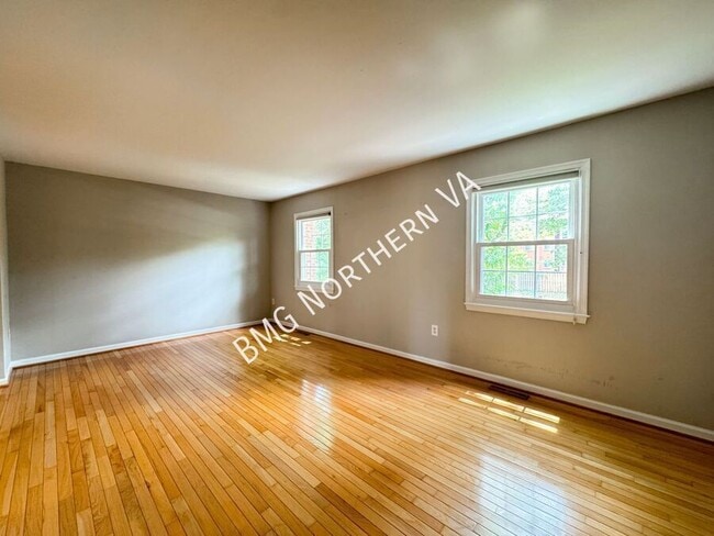 Photo - 566 Windover Ave NW- House