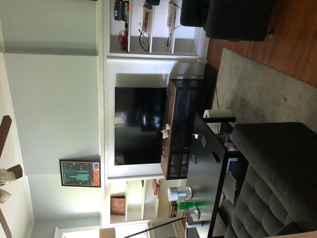 Foto del edificio - 1229 E 57th St