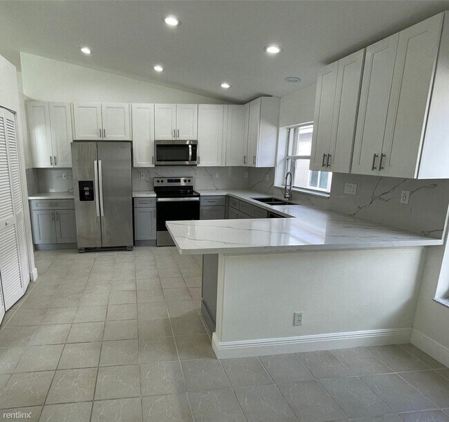 Building Photo - 3 br, 2 bath House - 1425 Garfield Street