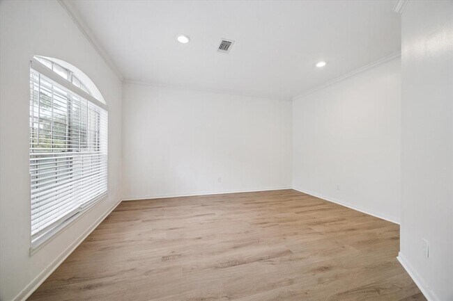 Foto del edificio - 3115 Woodcreek Glen Ln