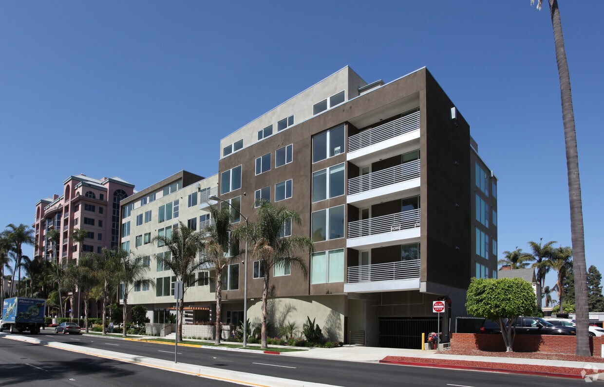Building Photo - Park At Six
