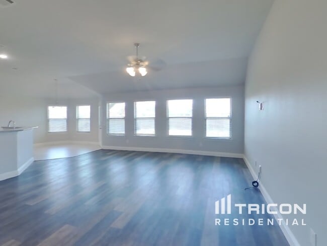 Foto del edificio - 536 Longhorn Ln