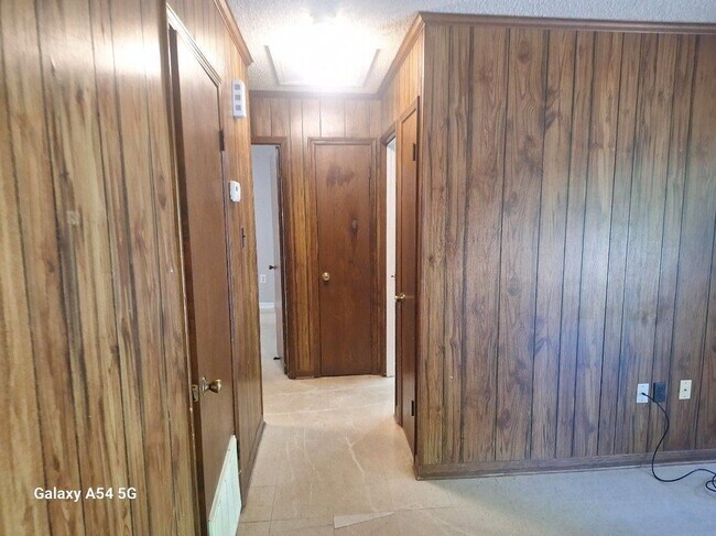 Foto del edificio - 2207 Wolf Ridge Rd