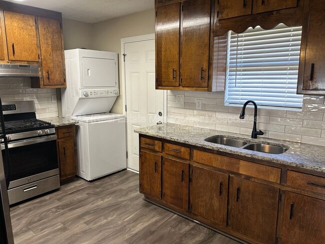 Foto del edificio - 1045 Vineyard Rd