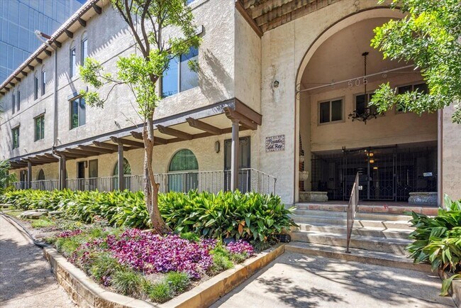 Foto del edificio - 505 W 7th St