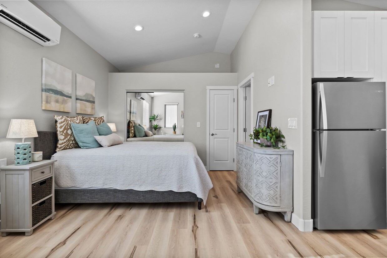 Primary Photo - Bungalow for Rent
