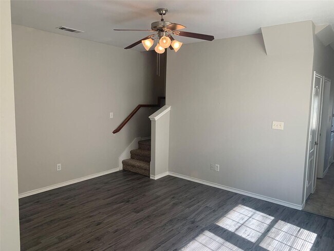 Building Photo - 904 Drexel St