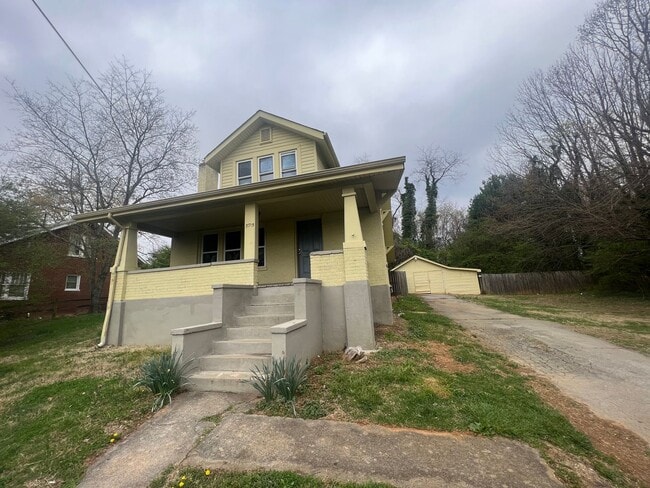 Building Photo - COMING SOON--3715 Hershberger Rd 3bed/1.5 bath $1495