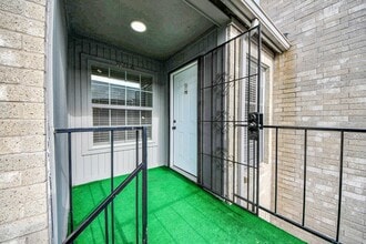 Building Photo - 6500 Sands Point Dr