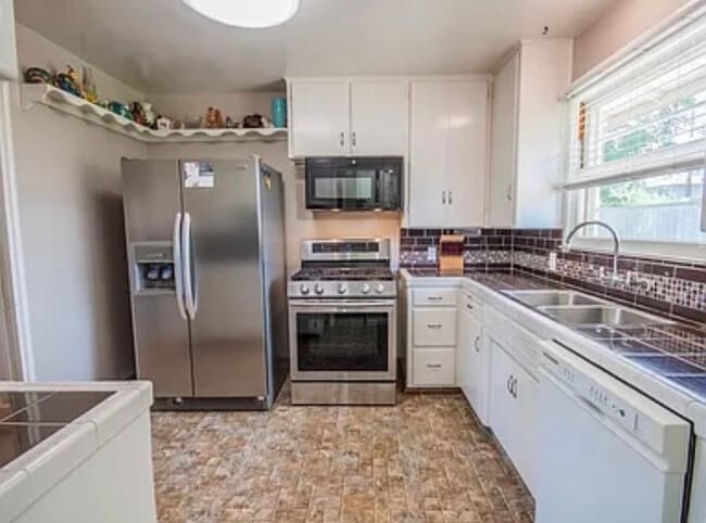 Foto del edificio - 2417 W College Ct