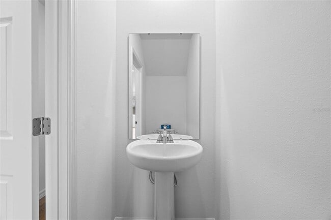 Foto del edificio - 16353 Bird of Paradise Ave