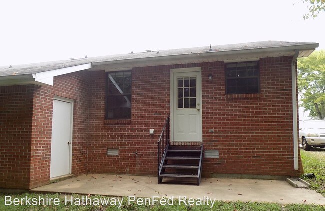 Building Photo - 360 Ryder Ave