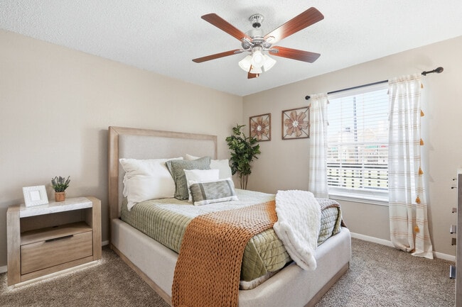 1 habitación, 1 baño - 674 pies cuadrados - Dormitorio - Windhaven Park