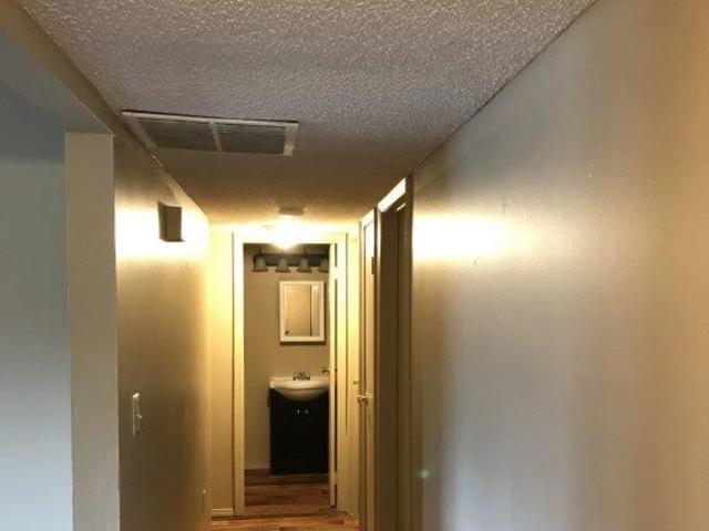 Building Photo - Ivy Green Commons, LLC