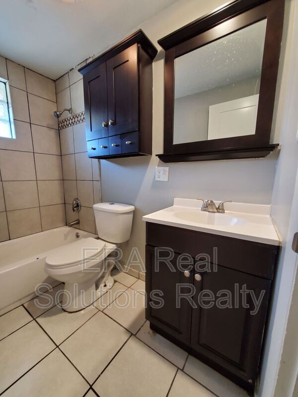 Building Photo - 301 S Napoleon Ave