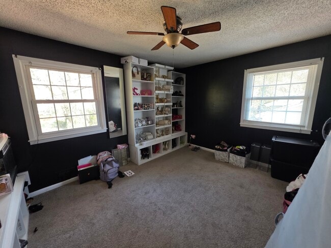 Building Photo - 500 NE 113th Ter