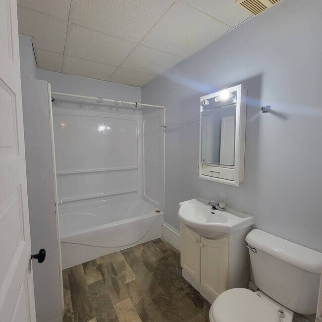 Foto del edificio - 597 Blair Ave