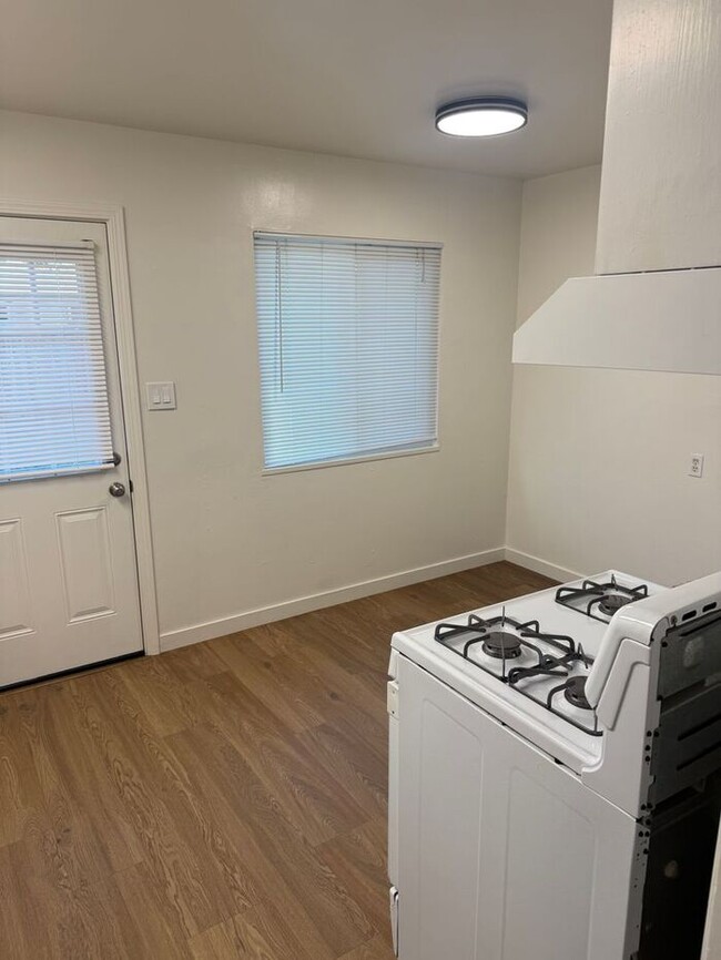 Building Photo - Beautiful 3 Bedrooms 2 Bath Home in Fremont