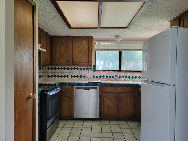 Foto del edificio - 1703 Provident Ln