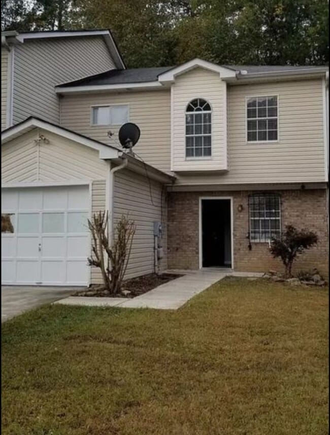 Spacious 3BR Townhome, Total Electric - Spacious 3BR Townhome, Total Electric