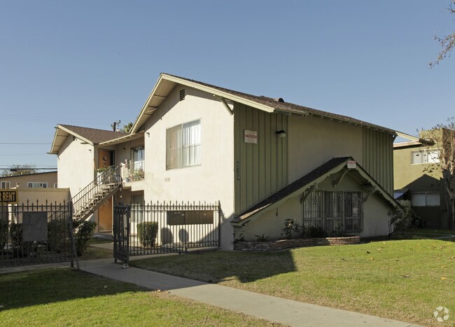 Building Photo - 627-639 Karesh Ave
