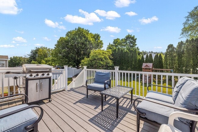 Building Photo - 94 Pullman St