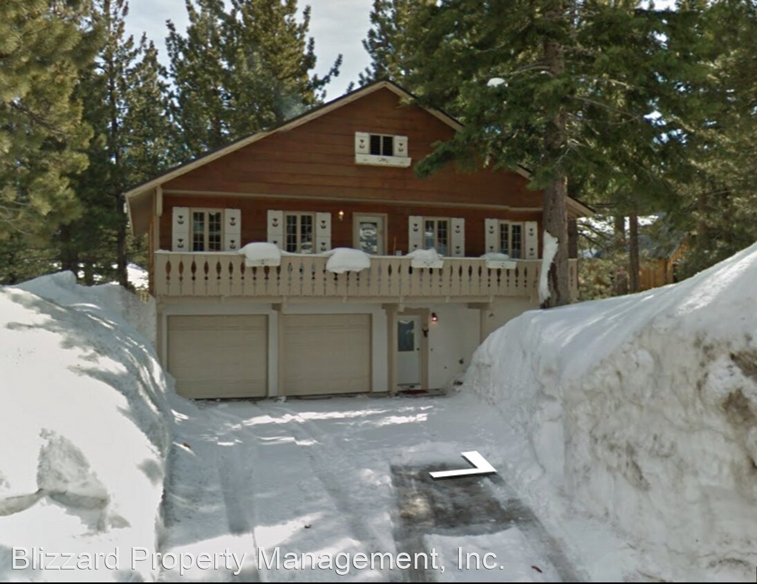 5 br, 4 bath House 30 Whispering Pines Road House Rental in Mammoth