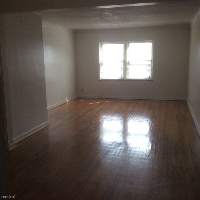 Foto del edificio - 2748 Noble Rd