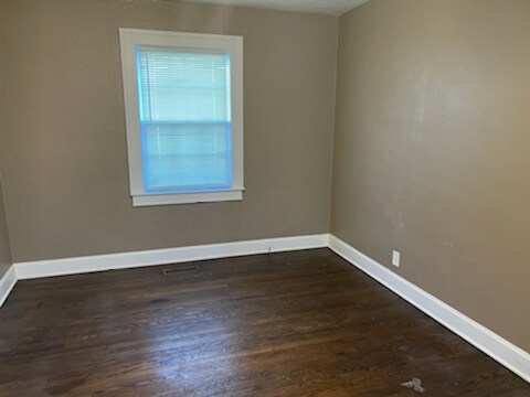 Building Photo - 2143 Denham Ave