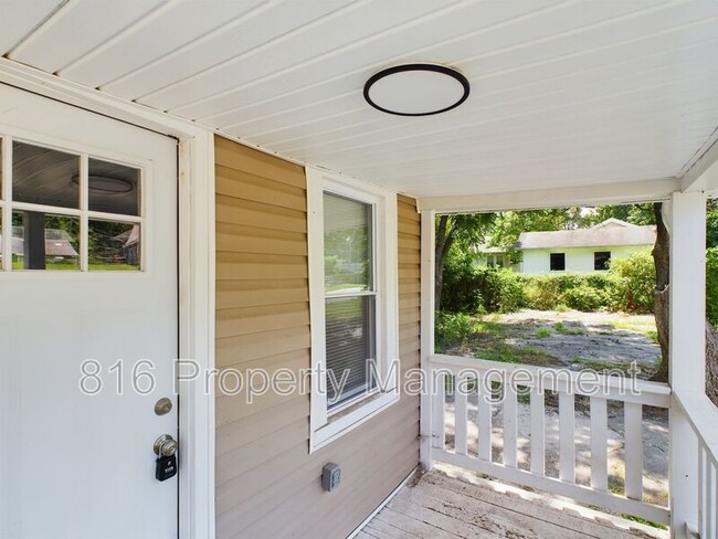 Building Photo - 7135 Agnes Ave