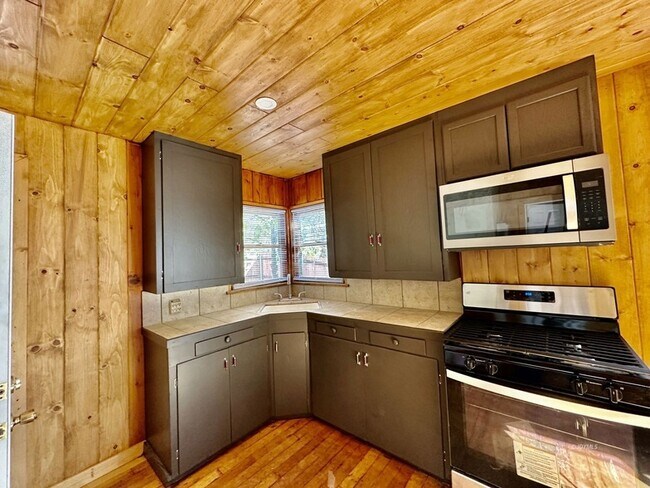 Foto del edificio - 54365 Pine Crest Ave