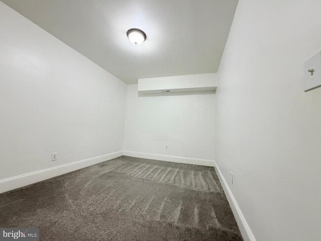 Building Photo - 1709 Trinidad Ave NE