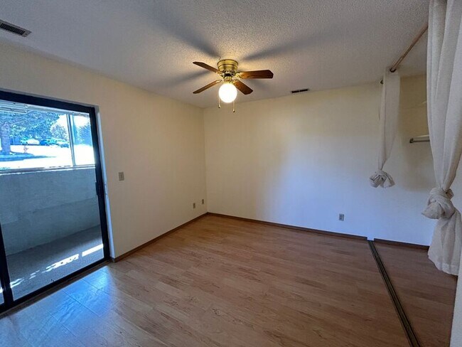 Foto del edificio - 6470 McNichols Ct